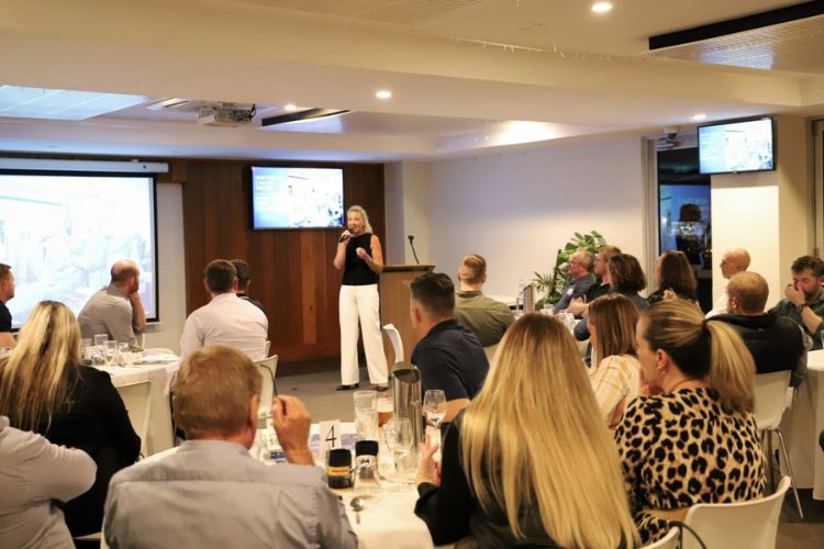 Keynote Speaking 1 Keynote-Speaker-Natalie-Waters-Elevate-Coaching-Business-Coach
