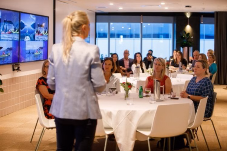 Reviews 1 Keynote Speaker with a difference - Natalie Waters